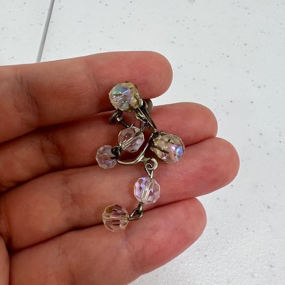 Beaded Screw Back Beaded Earrings AB Drop Dangle Silver Tone Vintage Used, see p - Picture 4 of 6